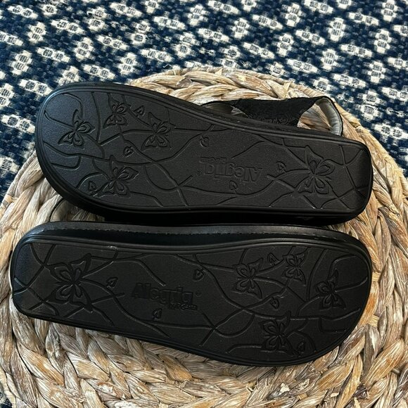 Alegria‎ Vik Black Shimmer Tooled Leather Trellis Sandals Size 10/11 US 41EU - Picture 7 of 10